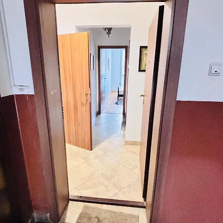 Cozy Vitosha Street Center Apartment Sofia