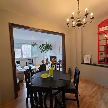Cozy Vitosha Street Center شقة *